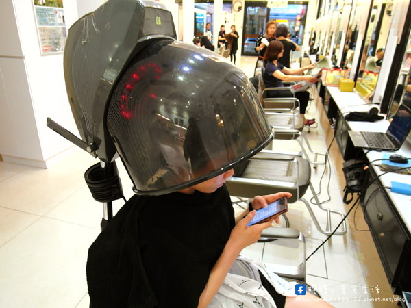 Happy Hair(大里店)：〖美髮│保養〗Happy Hair(大里店) ❤ 長髮妹妹們的大救星!!【時光奇蹟護法療程】讓阿雜頭髮變的柔順透亮，美麗動人!!