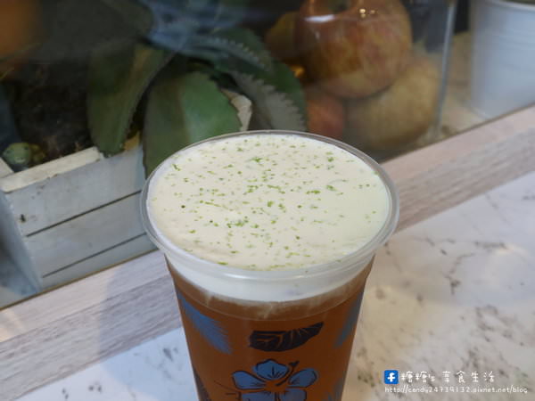 刁心 Diao Xin tea：〖台中│美食〗刁心 Diao Xin tea ❤ 精誠路新開的飲料店，裝潢走夏威夷熱情風格，主打手工圓片水果茶，還有料爆多的惡魔鮮奶茶!!