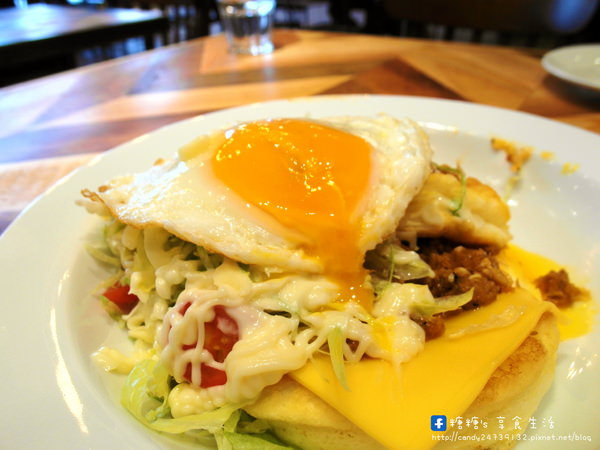 Jamling cafe 台中店：〖台中│美食〗Jamling cafe 台中店 ❤ 台北超人氣日式厚鬆餅來台中開分店囉!!地點就在金典綠園道1F~鬆餅口感鬆軟，入口即化的美味，不管是鹹的還是甜的都好吃!!