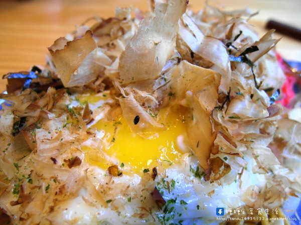 次男：〖台中│美食〗次男 日食料理製作所 ❤ 老宅改造，日式鐵板燒麵、燒餃子專門店~激推原味牛肉燒餃，汁多鮮美，咬下去會大大爆湯!!