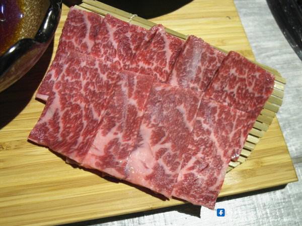 愛羅武勇 燒肉：〖台中│美食〗愛羅武勇 燒肉 ❤ 台中日式暴走風燒肉店~菜單全面更新，除了雙人及三人燒肉套餐外，還有推出單人套餐!自己一個人來也可以吃燒肉~