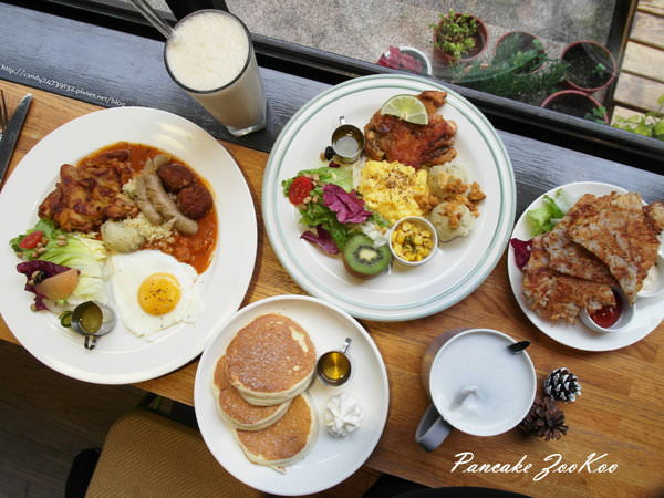 〖台中│美食〗入口鬆餅 Pancake ZooKoo ❤ 令人難以忘懷的日式鬆餅，口感就像舒芙蕾般濕潤綿密，入口即化，奶香濃郁!!份量十足，用料實在，台中早午餐推薦~