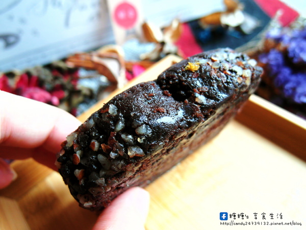 Glocke Bakery：〖台中│美食〗Glocke Bakery ❤ 使用天然食材入料，手作檸檬塔、藍莓塔及抹茶紅豆乳酪塔都好好吃，還有多款磅蛋糕任你挑選~