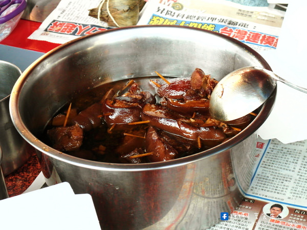 金總立吞焢肉：〖台中│美食〗金總立吞焢肉 ❤ 焢肉行動餐車，烏日趴趴造~六點開賣常常不到一小時就賣光光了!!要吃要搶快~