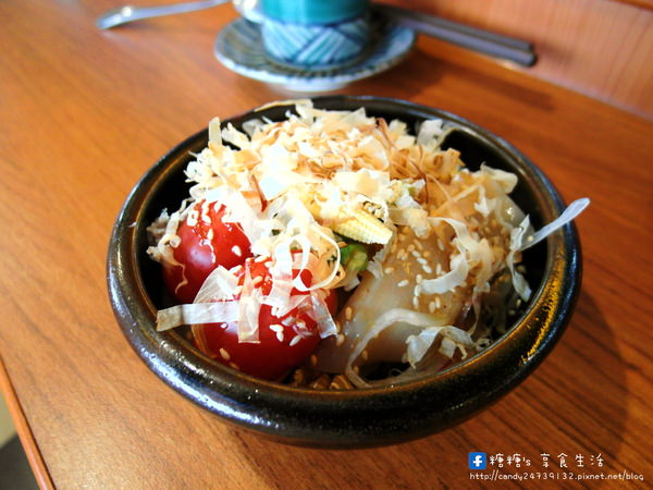 信兵衛：〖台中│美食〗信兵衛 ❤ 手作丼飯壽司日式料理，靠近中華夜市，用料實在，價格平價，大推他們家的牛五花握壽司!!