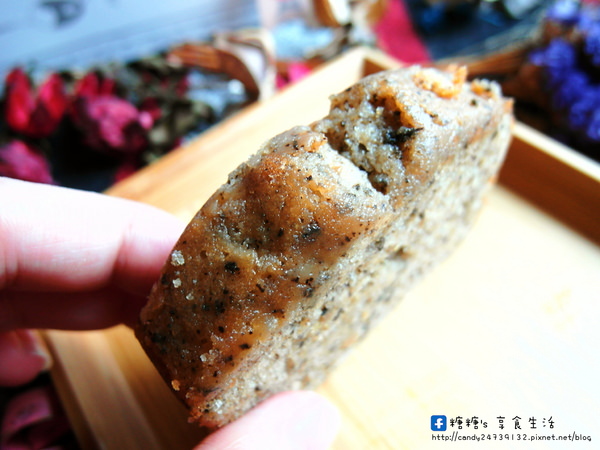 Glocke Bakery：〖台中│美食〗Glocke Bakery ❤ 使用天然食材入料，手作檸檬塔、藍莓塔及抹茶紅豆乳酪塔都好好吃，還有多款磅蛋糕任你挑選~