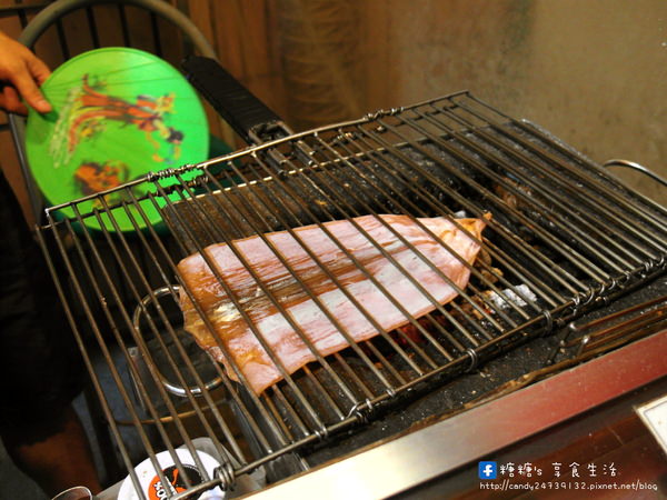 林記古早味現烤魷魚：〖台中│美食〗林記古早味現烤魷魚 ❤ 逢甲夜市隱藏版巷弄美食!!讓人一吃就上癮的古早味現烤魷魚，當零嘴配電視超適合!!