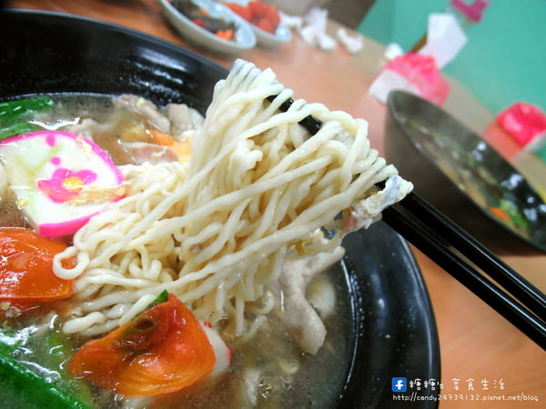 陸軍小館：〖台中│美食〗陸軍小館 ❤ 眷村風味小館，鄰近科博館植物園旁，份量超多，建議揪團來吃，三人以上比較划算!!