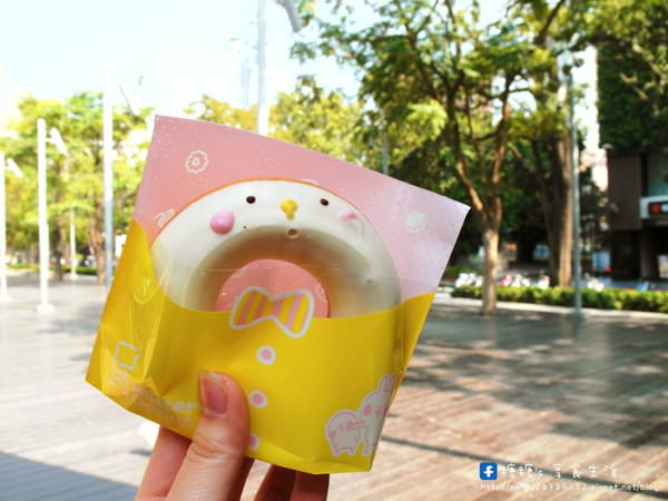 Mister Donut 統一多拿滋(公益門市)：〖台中│美食〗Mister Donut 公益門市 ❤ Mister Donut甜甜圈聯名卡娜赫拉，粉紅兔兔甜甜圈、P助甜甜圈療癒上市~每週還會推出8款限量飲料杯，快來收集唷!!