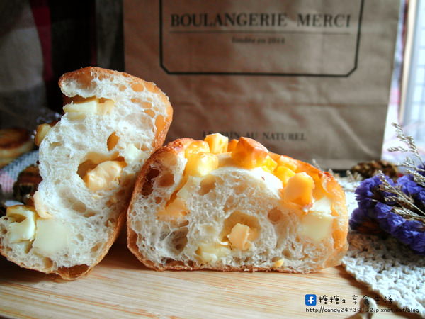 Boulangerie Merci - 梅西手作麵包：〖台中│美食〗Boulangerie Merci - 梅西手作麵包 ❤ 歐式手作麵包~~耶誕小樹、耶誕老人、聖尼古拉小人聖誕限定款新發售~只到12月底唷!!