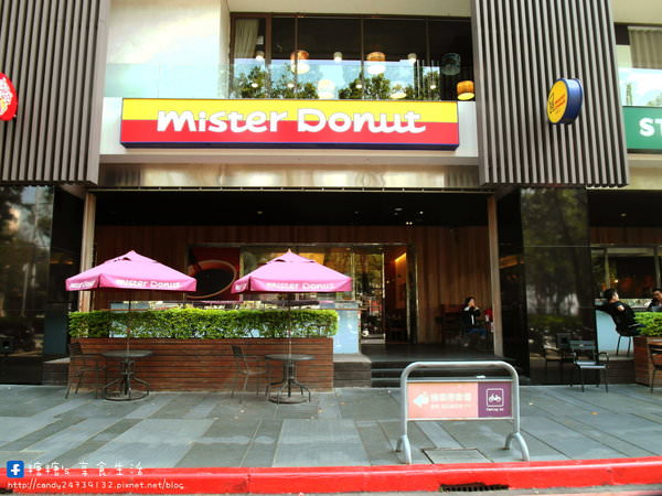 Mister Donut 統一多拿滋(公益門市)：〖台中│美食〗Mister Donut 公益門市 ❤ Mister Donut甜甜圈聯名卡娜赫拉，粉紅兔兔甜甜圈、P助甜甜圈療癒上市~每週還會推出8款限量飲料杯，快來收集唷!!