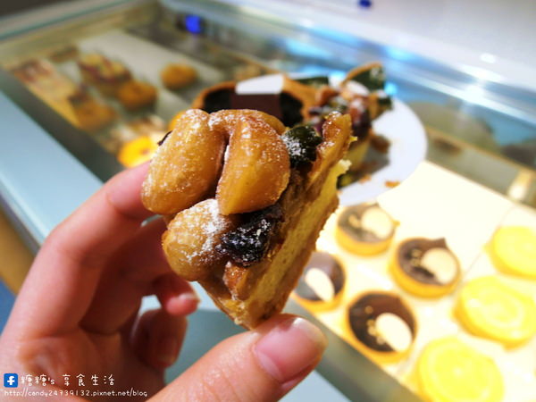 蒔初甜點 Originl'a Tart & Dessert：〖台中│美食〗蒔初甜點 Originl'a Tart &amp; Dessert ❤ 隱藏在台中動漫彩繪巷的手作甜點，以外帶為主，店外也有提供座位區唷