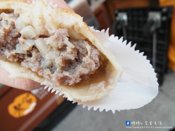 老家餡餅(台中店)：〖台中│美食〗老家餡餅 ❤ 銅板美食推薦!!皮薄餡多，湯鮮味美，還會大大大爆漿的老家餡餅!!北中南都有分店唷~