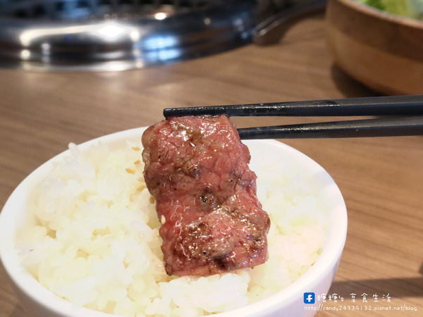 雲火日式燒肉：〖台中│美食〗雲火日式燒肉 ❤ 現在雲火燒肉也吃的到日本頂級黑毛和牛囉!!於12/22前點套餐加購680元即可享原價1980元的頂級和牛唷~