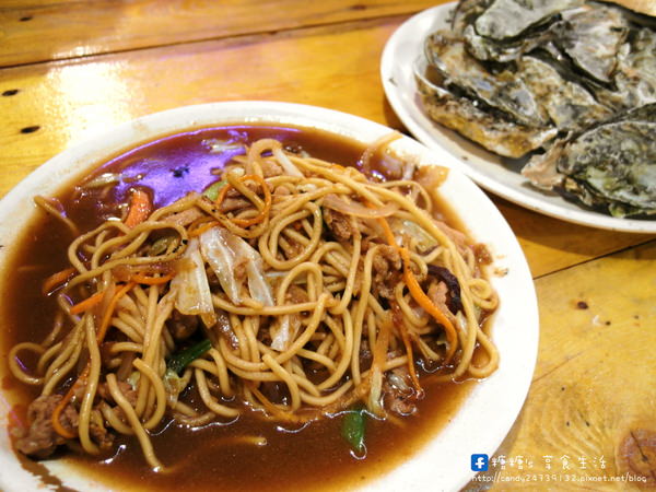 青蚵嫂(龍富店)：〖台中│美食〗青蚵嫂(龍富店) ❤ 台中平價海鮮熱炒，鮮蚵三斤只要200元，冬天起開賣羊肉爐吃到飽唷~