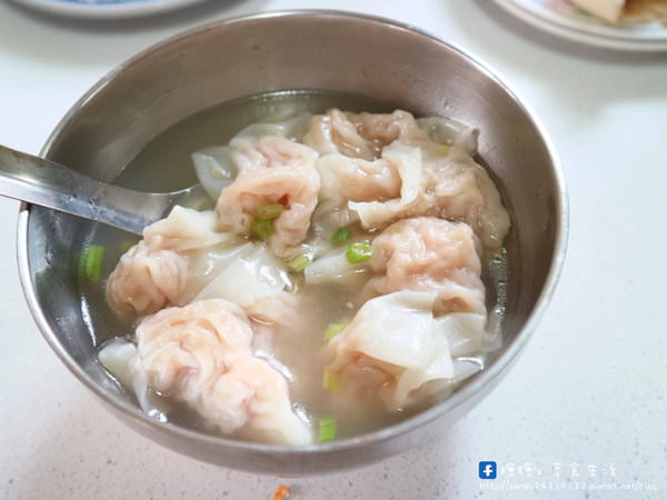 高家肉包：〖台中│美食〗高家肉包 ❤ 台中東區傳統早餐推薦~除了肉包外，還有超酥脆蛋餅跟好喝的餛飩湯唷!!