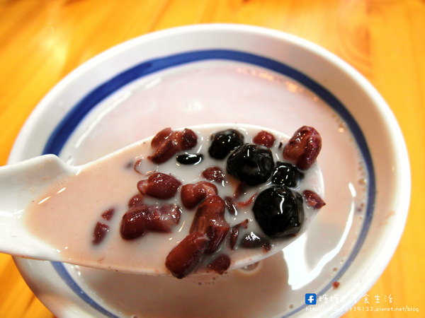 三圓古早味綠豆湯(黎明店)：〖台中│美食〗三圓古早味綠豆湯 ❤ 古早味甜湯，堅持每天新鮮現煮，不放隔夜賣!!綠豆湯消暑退火，紅豆湯養顏美容，薏仁湯美白滋潤!!