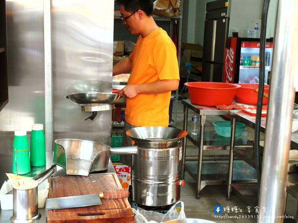 巧味鹹酥雞大王(益民店)：〖台中│美食〗巧味鹹酥雞大王(益民店) ❤ 來自台南風味，搭配獨特胡椒粉，讓鹽酥雞多了鹹甜滋味，不油不膩，讓人越吃越涮嘴!!