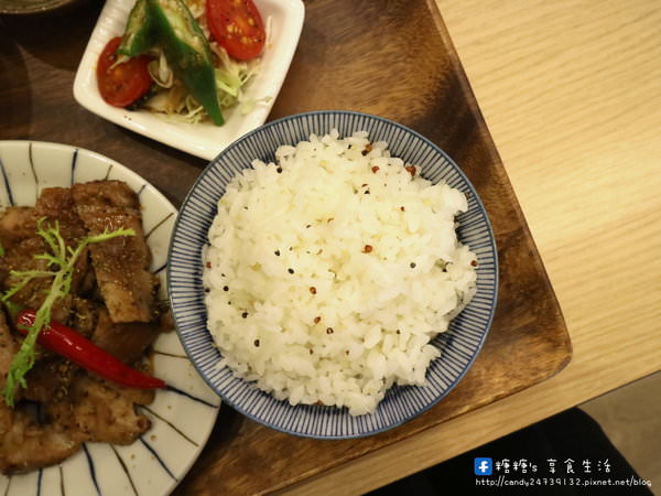 米包米食輕料理：〖台中│美食〗米包米食輕料理 ❤ 結合台灣在地食材，提供米食、麵包等輕食料理，環境清新可愛，也是間寵物友善餐廳唷~