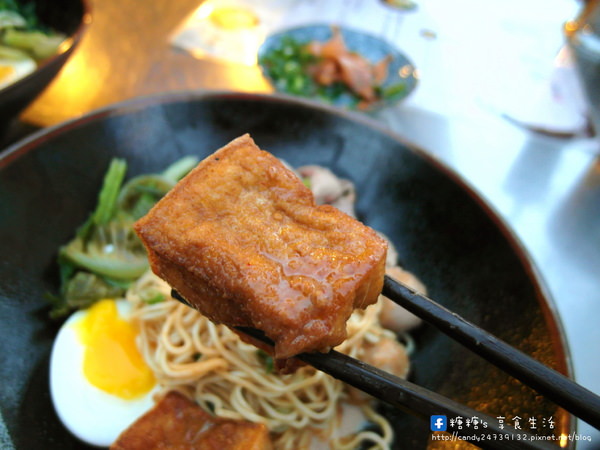 鉄人麵倉：〖台中│美食〗鉄人麵倉 ❤ 一中商圈百元有找拉麵店，湯頭配料自己搭，每每一開店就湧進大量人潮!!