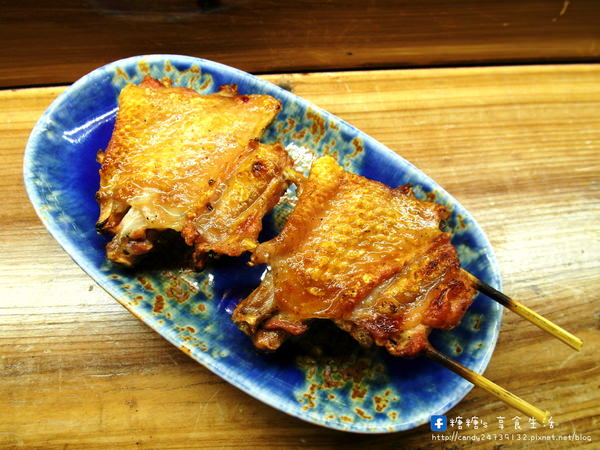 鳥重地雞燒：〖台中│美食〗鳥重地雞燒バーベキュー ❤ 以雞料理為主的串燒店，烤功了得，前置處理超搞剛！每一串都可以吃的到店家的用心，多款獨特串燒，限量供應!!