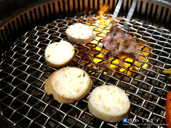 山鯨燒肉：〖台中│美食〗山鯨燒肉 ❤ 台中燒肉推薦!!印月集團燒肉品牌，肉品優質，套餐豐富，還可自選特色美食!!不定期還會舉辦燈籠之夜，當天還有抽獎活動唷!!