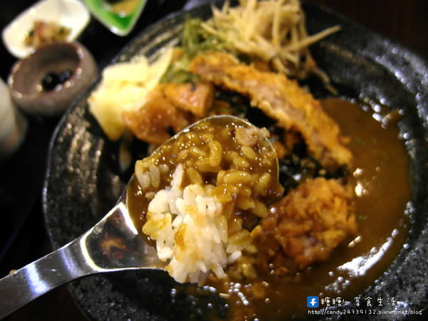 雷穀食堂：〖台中│美食〗雷穀食堂 ❤ 隱身在巷弄中的平價日式料理店~溫馨帶復古風的裝潢，裡頭擺放了老闆私藏古董電話!!激推每日限量，費時又費工的鮮燒鰻魚丼，還有咖哩飯也好好吃!!