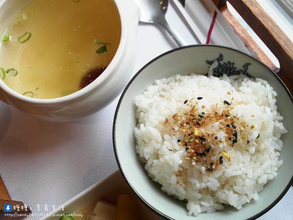 沁采生活美食館：〖台中│美食〗沁采生活美食館 ❤ 台中東區複合式餐廳推薦!近台中放送局、孔廟、一中商圈~營業時間早上11點至凌晨12點，中午不休息，聚餐的好所在~