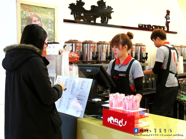 麻古茶坊(台中河南店)：〖台中│美食〗麻古茶坊(台中河南店) ❤ 來自高雄的人氣手搖飲料!!使用新鮮水果入料，茶香甘甜，波霸Q彈帶勁!!