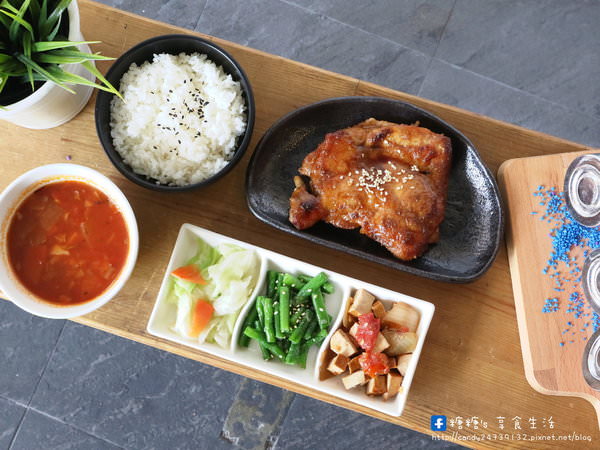 MealBox 米盒子：〖台中│美食〗MealBox 米盒子 ❤ 南屯區便當店推薦!!公司／團體／會議便當，價格親民，選擇性多，餐點好吃，還有舒適的用餐環境及外帶、外送服務~