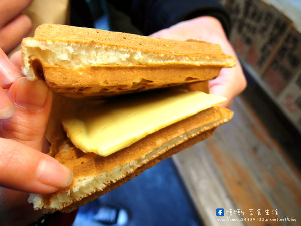 鬆餅小姐：〖台中│美食〗鬆餅小姐 ❤ 大推好吃又平價的鬆餅!!外皮香脆厚實，內餡更是用料實在，美味與CP值大大大大破表!!!