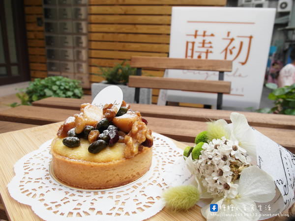 蒔初甜點 Originl'a Tart & Dessert：〖台中│美食〗蒔初二號店 ❤ 位於台中動漫彩繪巷的蒔初甜點有二店囉，地點就在一店的隔壁!!蒔初二號店甜點美味依舊不變，多了溫馨又舒適的內用環境~