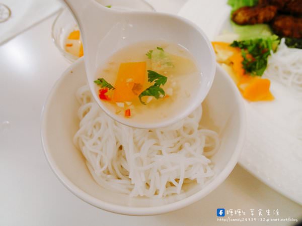 Peak Foody 品客越國頂級料理：〖台中│美食〗Peak Foody 品客越國頂級料理 ❤ 道地越南美食料理推薦~環境舒適，擺盤精緻，餐點多樣化，讓人一試成主顧!