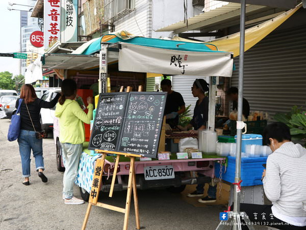 胖丁碳烤三明治：〖台中│美食〗胖丁碳烤三明治 ❤ 台中超人氣早餐推薦!!惠中路上可愛粉紅色餐車，賣著碳烤三明治及丹麥堡~激推地瓜摻堅果，是彩色吐司唷!