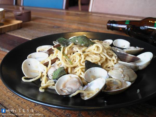 不設限 酒食貳店：〖台中│美食〗不設限 酒食貳店 ❤ 不設限開貳店囉~近中國醫藥大學、一中商圈、中友百貨，除了飯食、排餐外，多了義大利麵及酒品，現在試營運還有八折優惠唷!