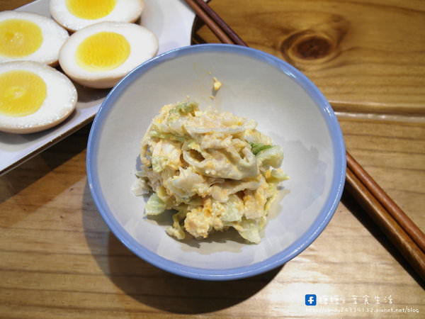 東沐。食在：〖台中│美食〗東沐。食在 ❤ 台中超有質感的文青小吃店!!鴨肉紫米飯好銷魂，讓人一試成主顧的美味，數量有限，想吃請趁早!還有餛飩麵食哦~