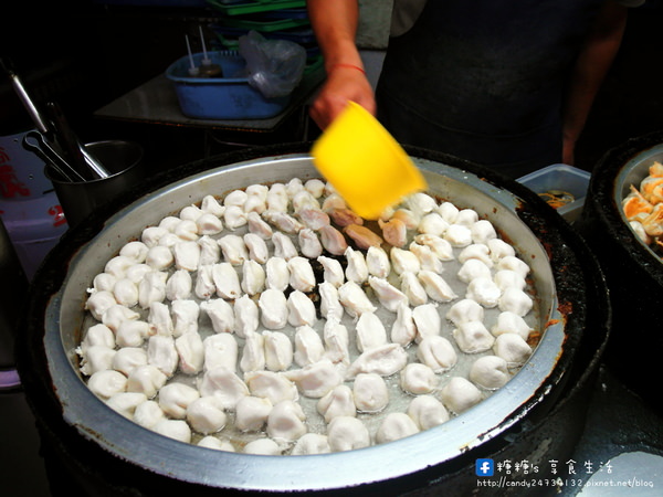 嶺東福州包：〖台中│美食〗嶺東福州包 ❤ 校園超人氣美食!!價格親民，皮脆料香，人見人愛，平凡小吃~~福州包&amp;煎餃!!