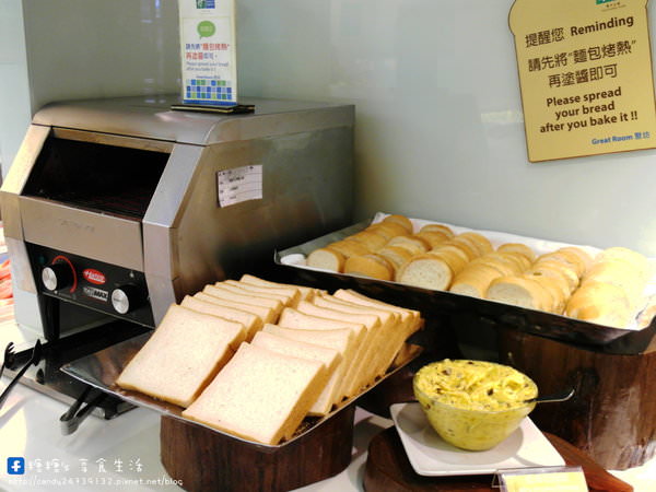 Great Room聚坊餐廳(台中公園智選假日飯店(原:公園快捷假日飯店))：〖台中│美食〗臺中公園智選假日飯店│Great Room聚坊餐廳 ❤ 夏日限定，梨饗大餐歡樂吧!選用台灣在地東勢梨子入料，多款梨果料理讓你無限吃到飽~