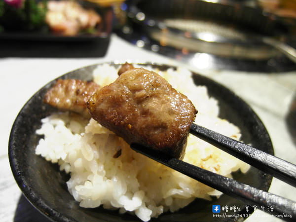 愛羅武勇 燒肉：〖台中│美食〗愛羅武勇 燒肉 ❤ 台中日式暴走風燒肉店~菜單全面更新，除了雙人及三人燒肉套餐外，還有推出單人套餐!自己一個人來也可以吃燒肉~