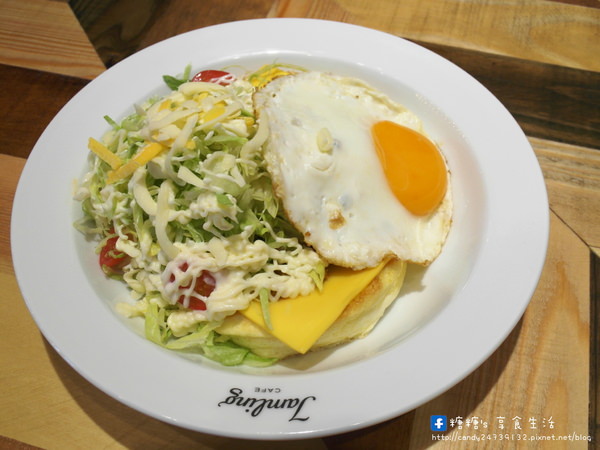 Jamling cafe 台中店：〖台中│美食〗Jamling cafe 台中店 ❤ 台北超人氣日式厚鬆餅來台中開分店囉!!地點就在金典綠園道1F~鬆餅口感鬆軟，入口即化的美味，不管是鹹的還是甜的都好吃!!