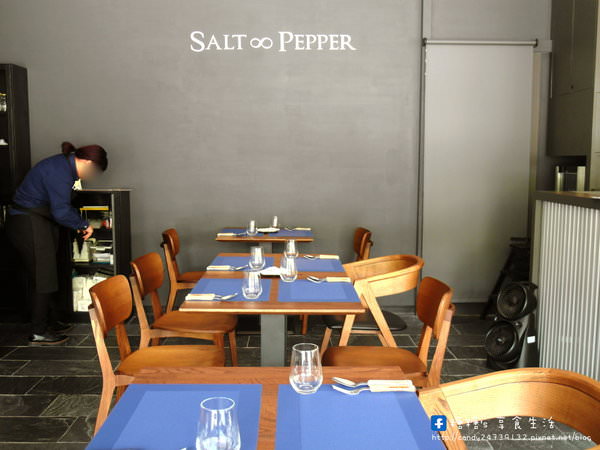 鹽與胡椒餐館 Salt & Pepper Restauran：〖台中│美食〗鹽與胡椒餐館 Salt &amp; Pepper Restauran ❤ 眾所期待的鹽與胡椒餐館終於重新開幕啦!!新址就在益昌六街86號，靠近龍富夜市這，新店裝潢變得好氣派!!