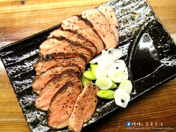 鳥重地雞燒：〖台中│美食〗鳥重地雞燒バーベキュー ❤ 以雞料理為主的串燒店，烤功了得，前置處理超搞剛！每一串都可以吃的到店家的用心，多款獨特串燒，限量供應!!