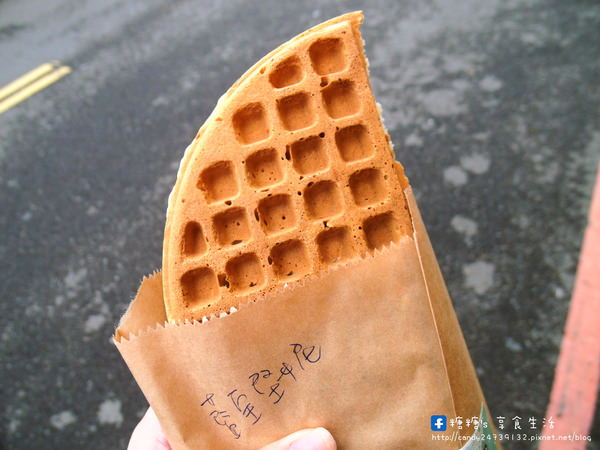 鬆餅小姐：〖台中│美食〗鬆餅小姐 ❤ 大推好吃又平價的鬆餅!!外皮香脆厚實，內餡更是用料實在，美味與CP值大大大大破表!!!