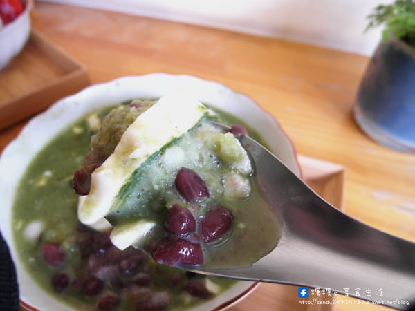 美軍豆乳冰：〖台中│美食〗美軍豆乳冰 ❤ 全新豆乳冰登場~可可豆乳冰、抹茶豆乳冰及季節限定草莓豆乳冰全新上市!!美的不要不要的~