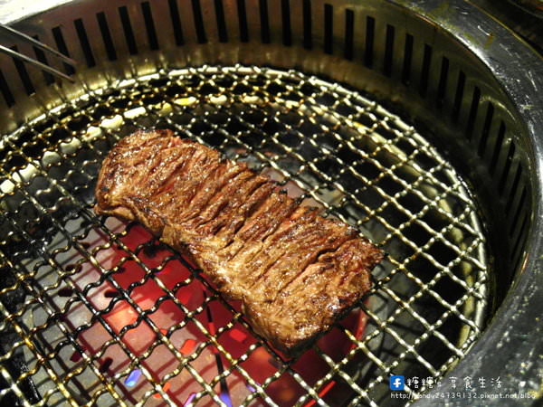 愛羅武勇 燒肉：〖台中│美食〗愛羅武勇 燒肉 ❤ 台中日式暴走風燒肉店~菜單全面更新，除了雙人及三人燒肉套餐外，還有推出單人套餐!自己一個人來也可以吃燒肉~