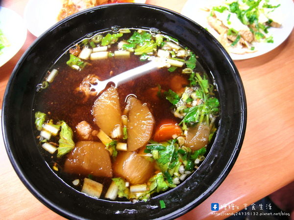 陸軍小館：〖台中│美食〗陸軍小館 ❤ 眷村風味小館，鄰近科博館植物園旁，份量超多，建議揪團來吃，三人以上比較划算!!