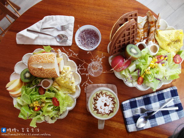 Mitaka s-3e Cafe 小3e：〖台中│美食〗Mitaka s-3e Cafe 小3e ❤ 超隱密的巷弄咖啡館，白色系老宅改造，結合日式雜貨及服飾店，有著澎派早午餐、美味鬆餅與輕食~沙鹿龍貓夜景咖啡市區分店!!