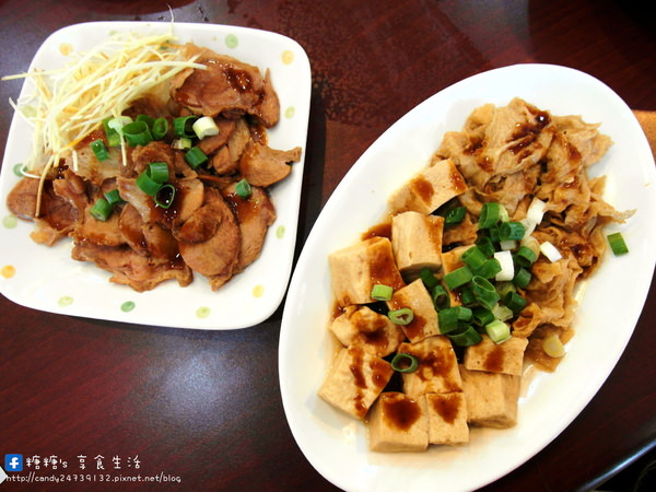 蒸餃子：〖台中│美食〗蒸餃子 ❤ 南屯東興路小吃推薦，現蒸餃子，外皮肉餡均手工製作，還有炒飯、燴飯、炒麵、乾拌麵、海鮮麵等眾多美味料理任君挑選~