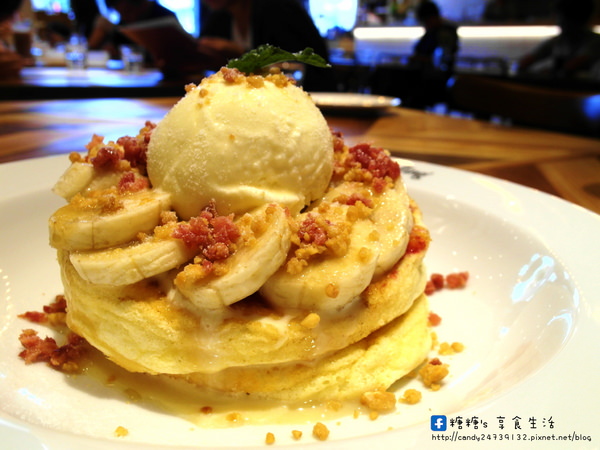 Jamling cafe 台中店：〖台中│美食〗Jamling cafe 台中店 ❤ 台北超人氣日式厚鬆餅來台中開分店囉!!地點就在金典綠園道1F~鬆餅口感鬆軟，入口即化的美味，不管是鹹的還是甜的都好吃!!