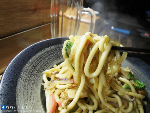 鳥重地雞燒：〖台中│美食〗鳥重地雞燒バーベキュー ❤ 以雞料理為主的串燒店，烤功了得，前置處理超搞剛！每一串都可以吃的到店家的用心，多款獨特串燒，限量供應!!